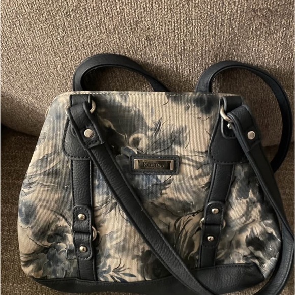 Chic Black and Gray Floral Shoulder Bag - Picture 3 of 5